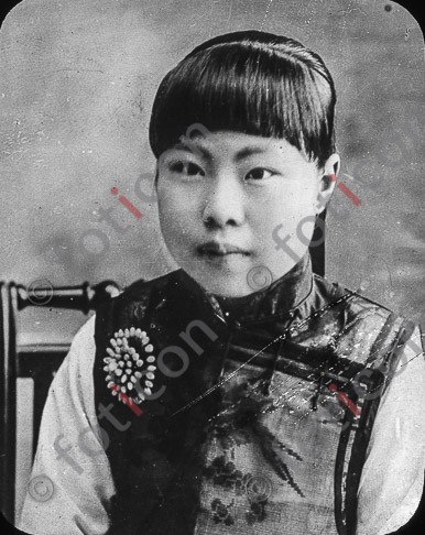 Junge chinesische Frau ; Young chinese woman - Foto simon-173a-007-sw.jpg | foticon.de - Bilddatenbank für Motive aus Geschichte und Kultur